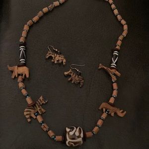 Wooden necklace & earrings jewelry set